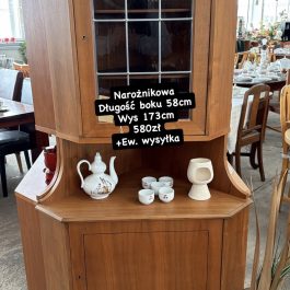 Skandynawska szafka narożnikowa